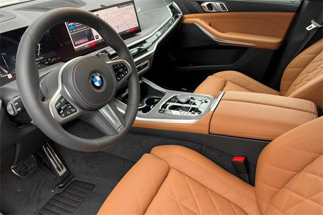 new 2025 BMW X7 car, priced at $90,435