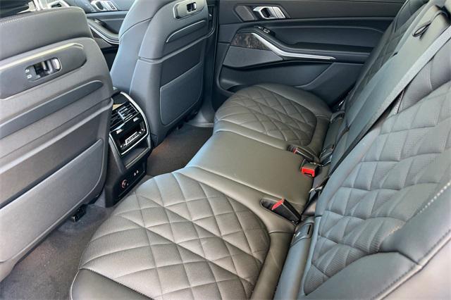 new 2025 BMW X7 car, priced at $96,025