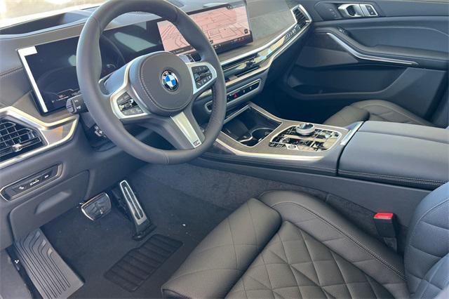 new 2025 BMW X7 car, priced at $96,025