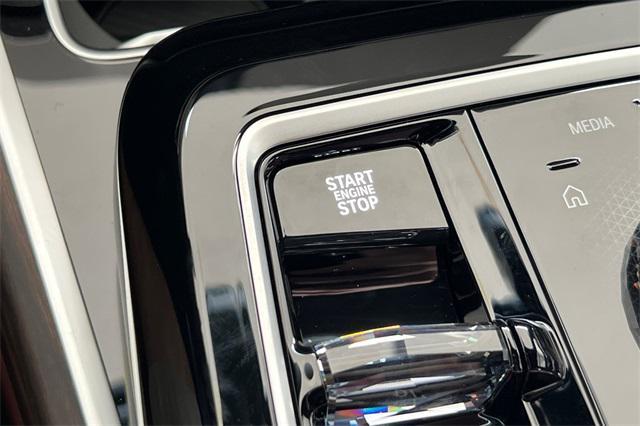 new 2025 BMW 760 car, priced at $134,520