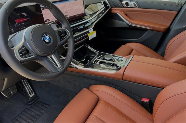 new 2025 BMW X7 car, priced at $119,030