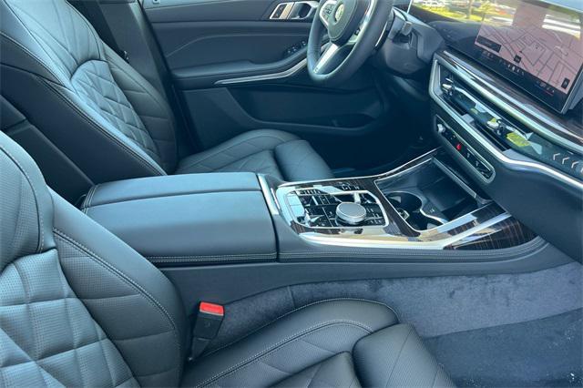 new 2026 BMW X7 car, priced at $97,280