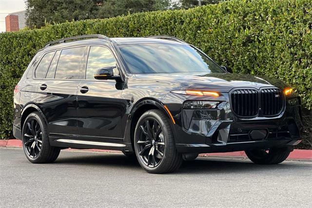 new 2025 BMW X7 car, priced at $113,520