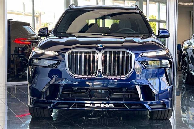 new 2025 BMW X7 car, priced at $159,295