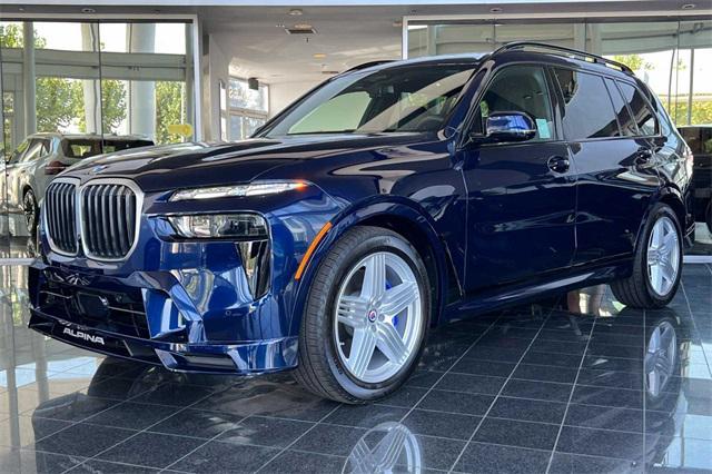 new 2025 BMW X7 car, priced at $159,295