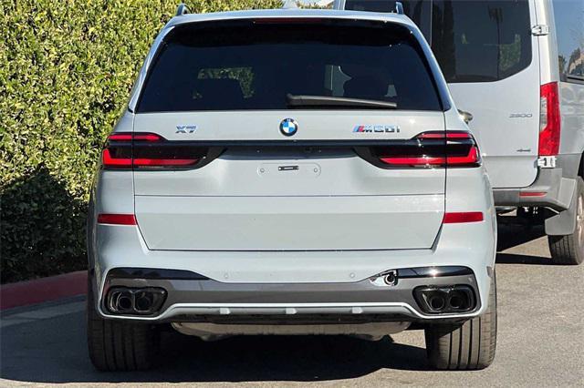 new 2025 BMW X7 car, priced at $118,120