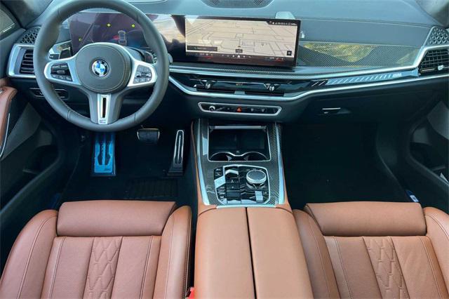 new 2025 BMW X7 car, priced at $118,120