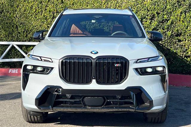 new 2025 BMW X7 car, priced at $118,120