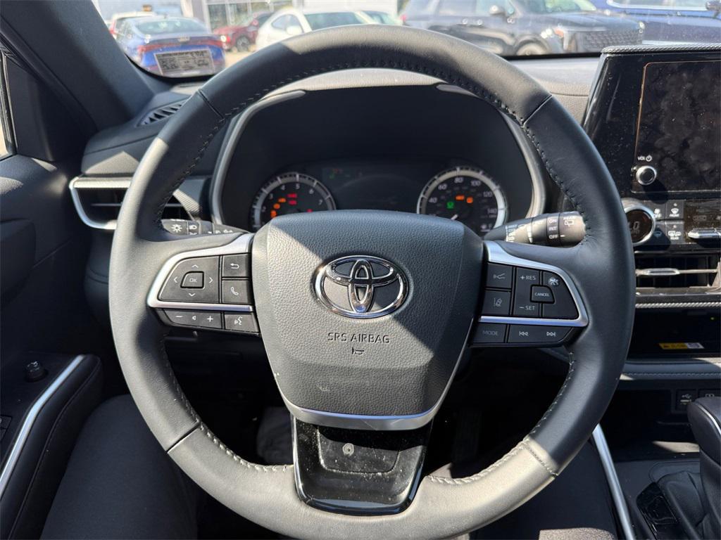 used 2024 Toyota Highlander car, priced at $41,188