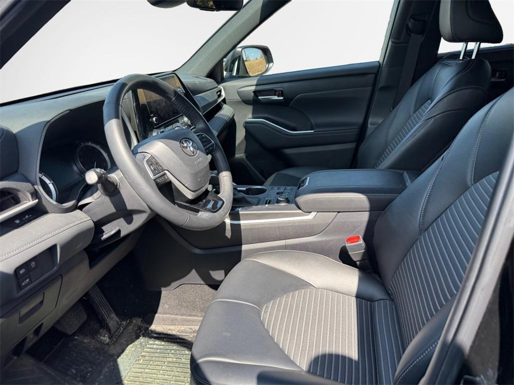 used 2024 Toyota Highlander car, priced at $41,188
