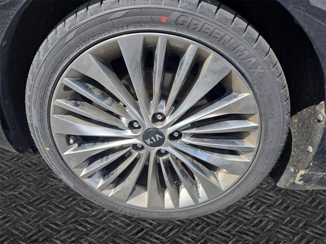 used 2017 Kia Cadenza car, priced at $16,284