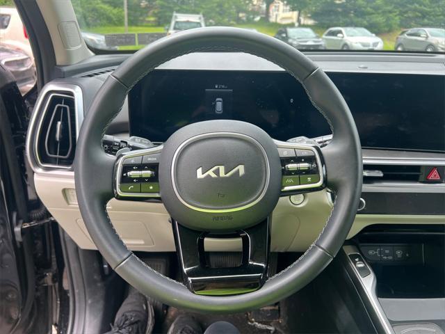 used 2025 Kia Sorento Hybrid car, priced at $38,307