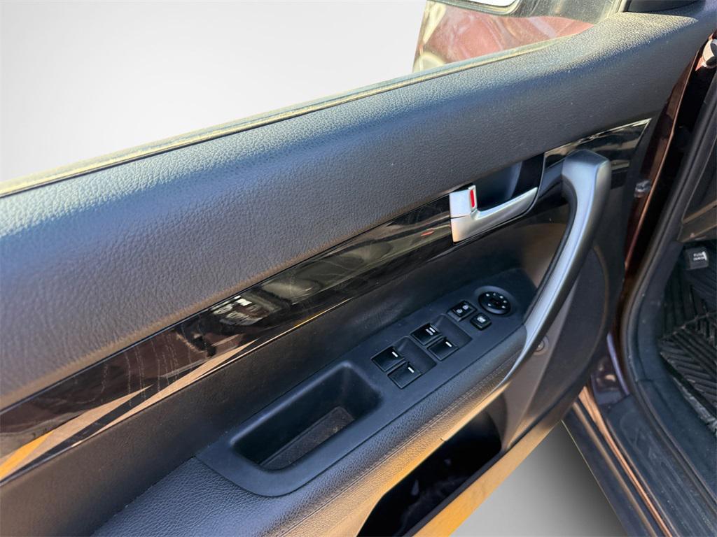 used 2014 Kia Sorento car, priced at $6,925