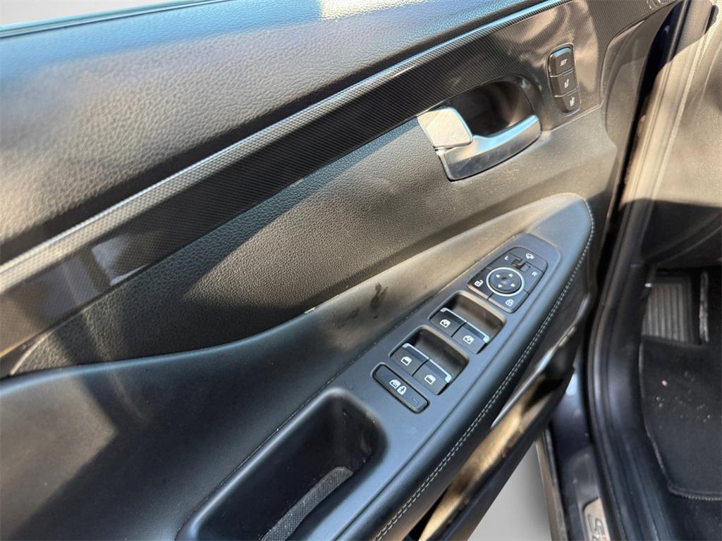 used 2023 Hyundai Santa Fe car, priced at $23,558