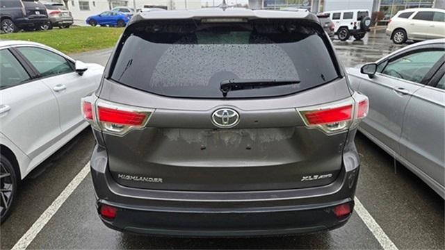 used 2016 Toyota Highlander car, priced at $18,370