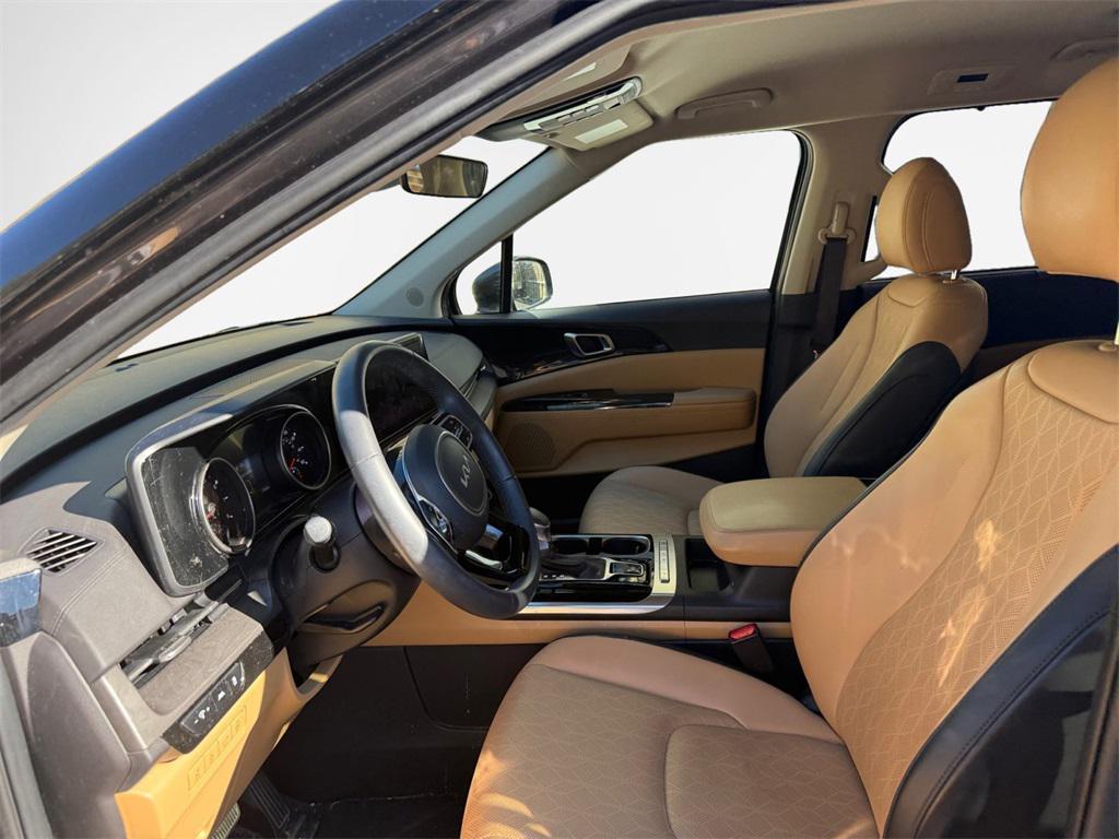 used 2024 Kia Carnival car, priced at $33,923