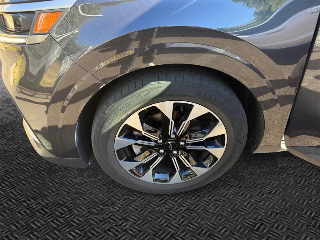 used 2024 Kia Carnival car, priced at $33,923