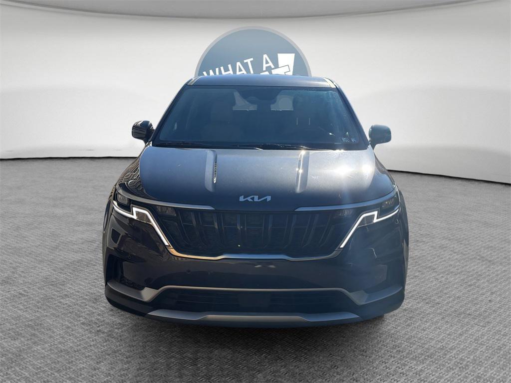 used 2024 Kia Carnival car, priced at $33,923