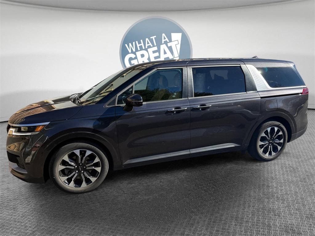 used 2024 Kia Carnival car, priced at $33,923