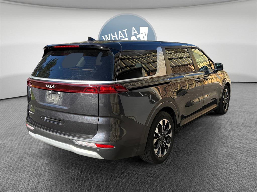 used 2024 Kia Carnival car, priced at $33,923