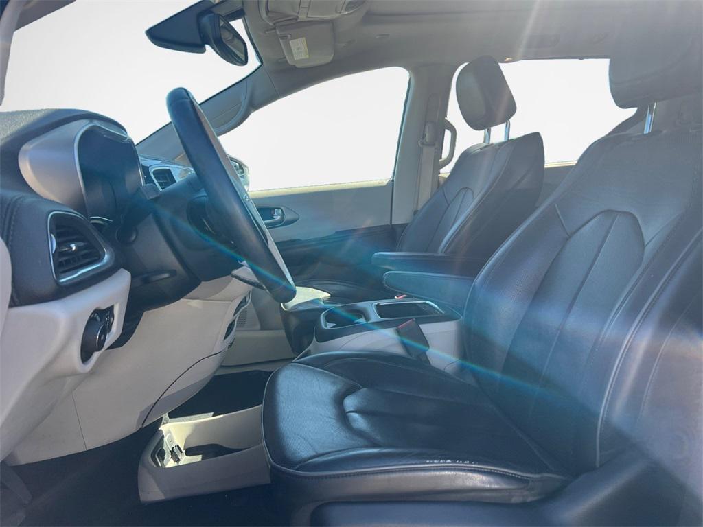 used 2018 Chrysler Pacifica car, priced at $15,791