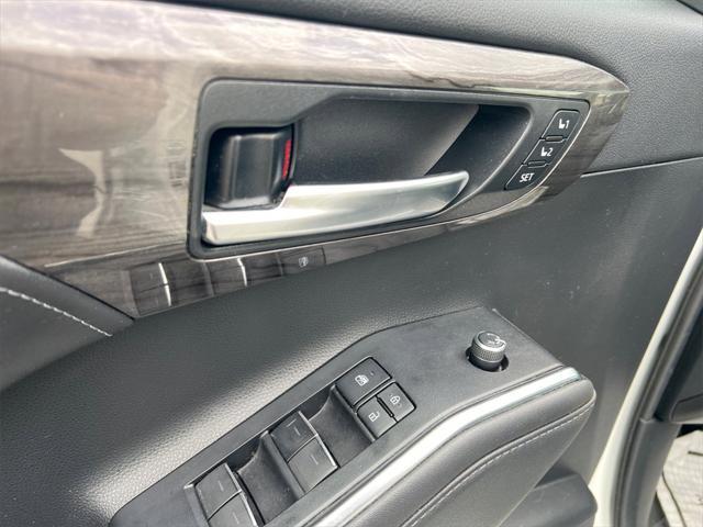 used 2020 Toyota Highlander car, priced at $27,792
