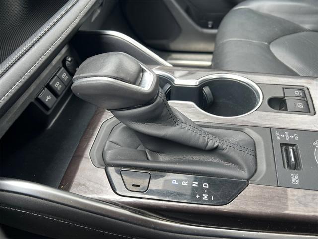used 2020 Toyota Highlander car, priced at $27,792