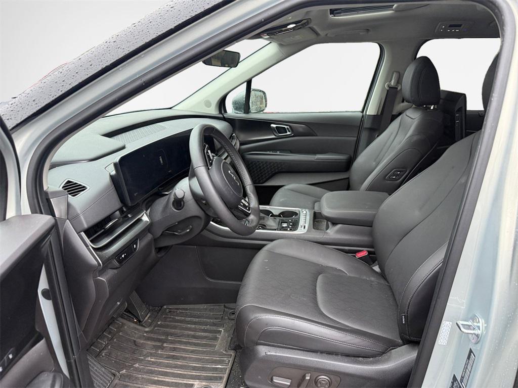 used 2025 Kia Carnival car, priced at $42,083