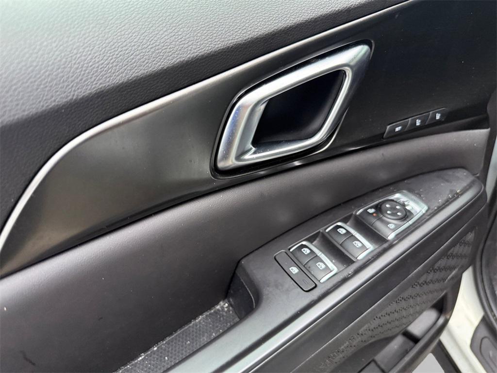 used 2025 Kia Carnival car, priced at $42,083