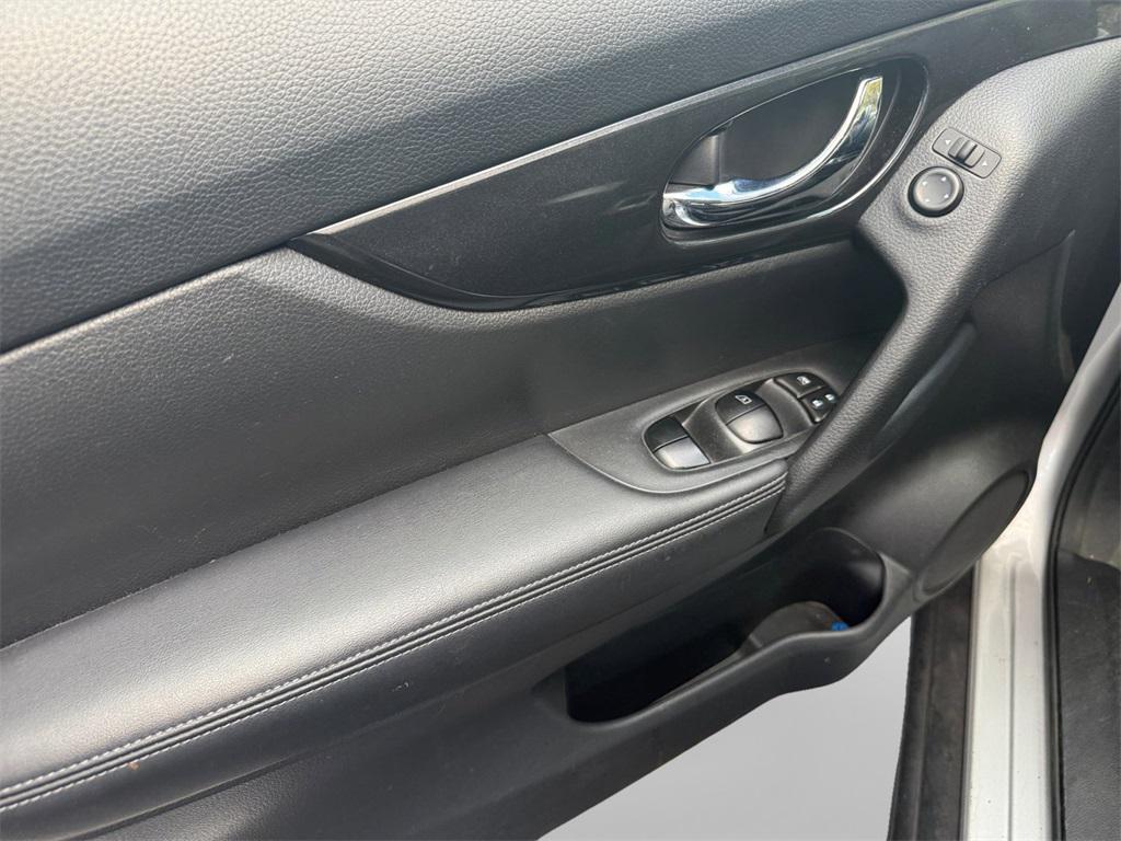 used 2018 Nissan Rogue car, priced at $16,826