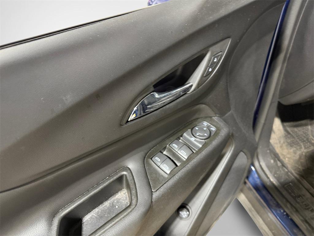 used 2022 Chevrolet Equinox car, priced at $20,092