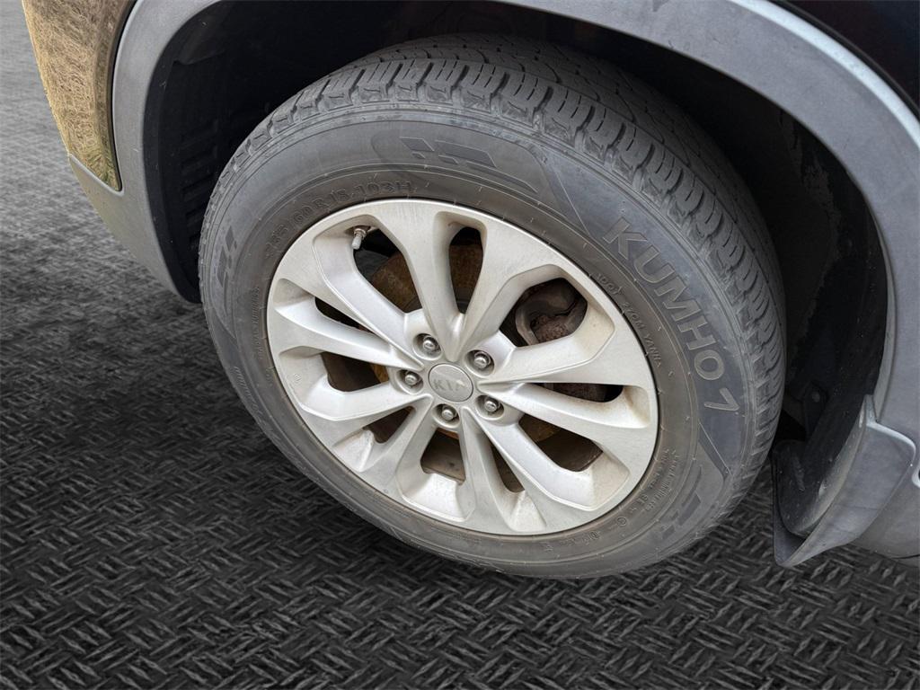 used 2014 Kia Sorento car, priced at $9,808