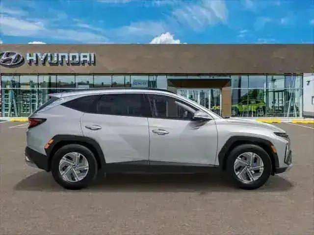 new 2025 Hyundai TUCSON Hybrid car, priced at $33,665