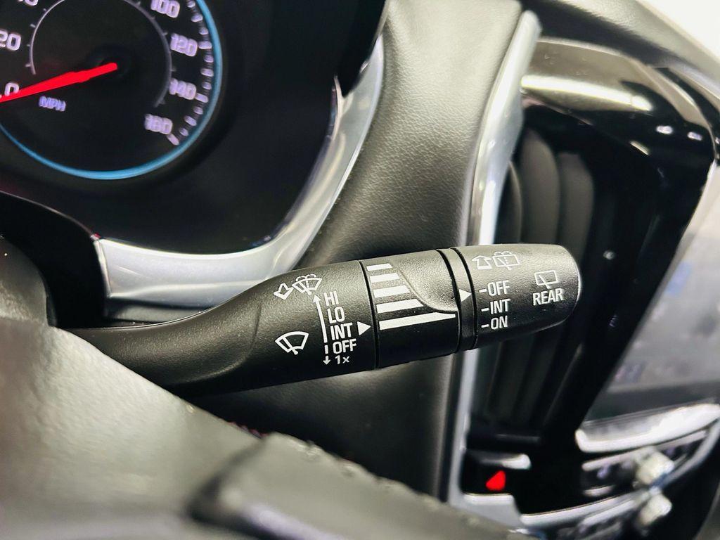 used 2022 Chevrolet Traverse car, priced at $32,291