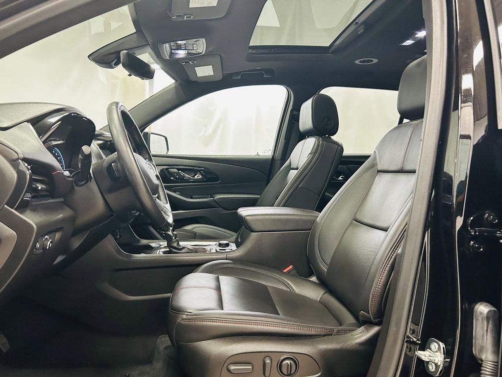 used 2022 Chevrolet Traverse car, priced at $32,291