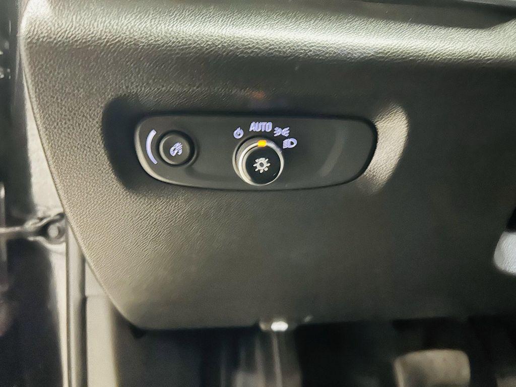 used 2022 Chevrolet Traverse car, priced at $32,291