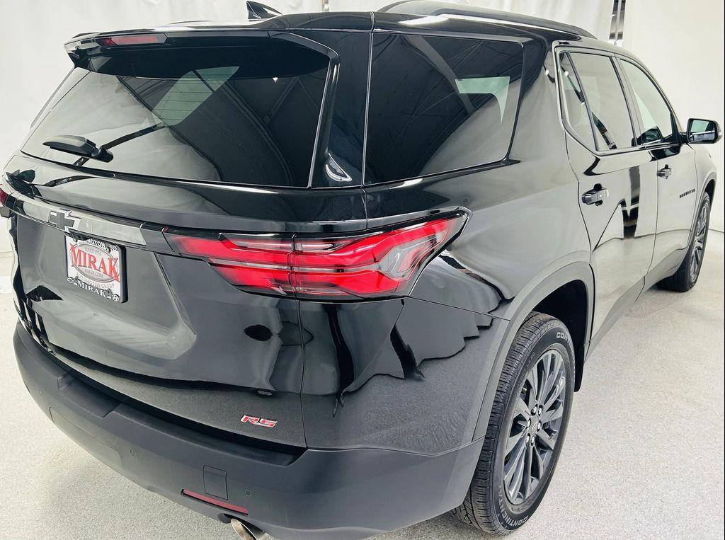 used 2022 Chevrolet Traverse car, priced at $32,291