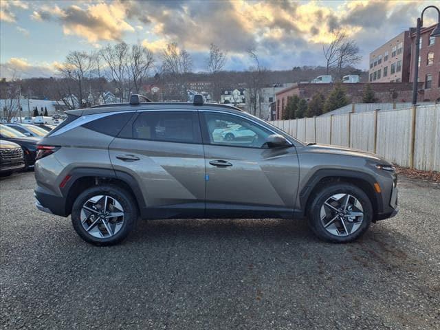 new 2025 Hyundai Tucson Hybrid car, priced at $37,020