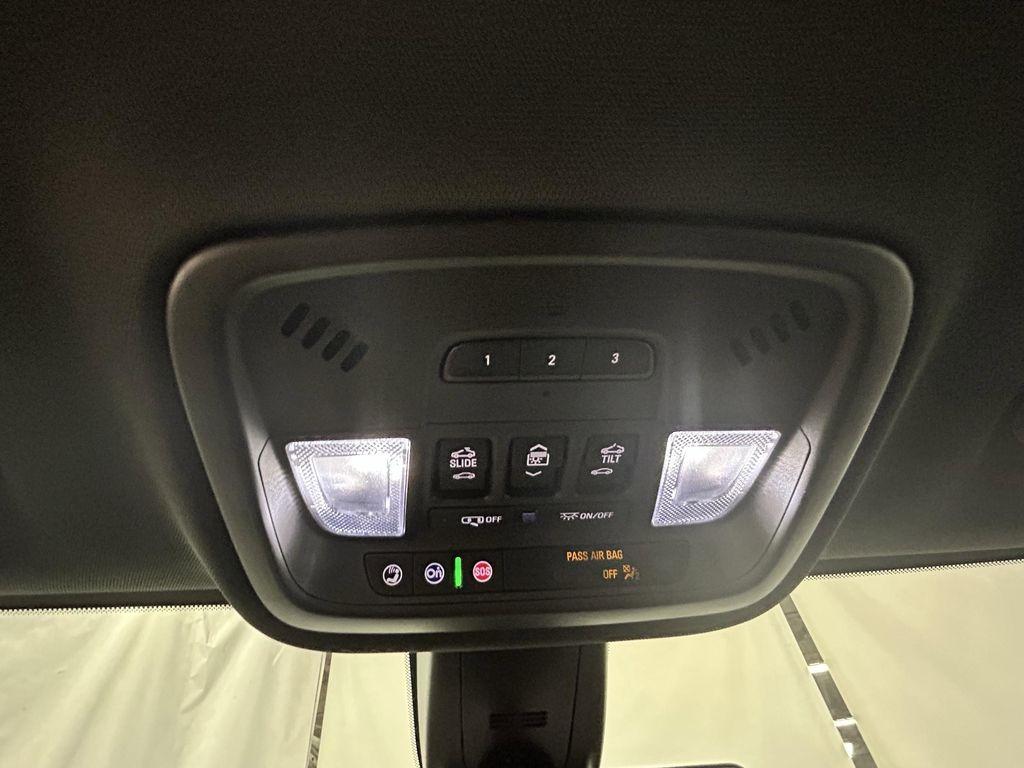 used 2023 Chevrolet Traverse car, priced at $40,673
