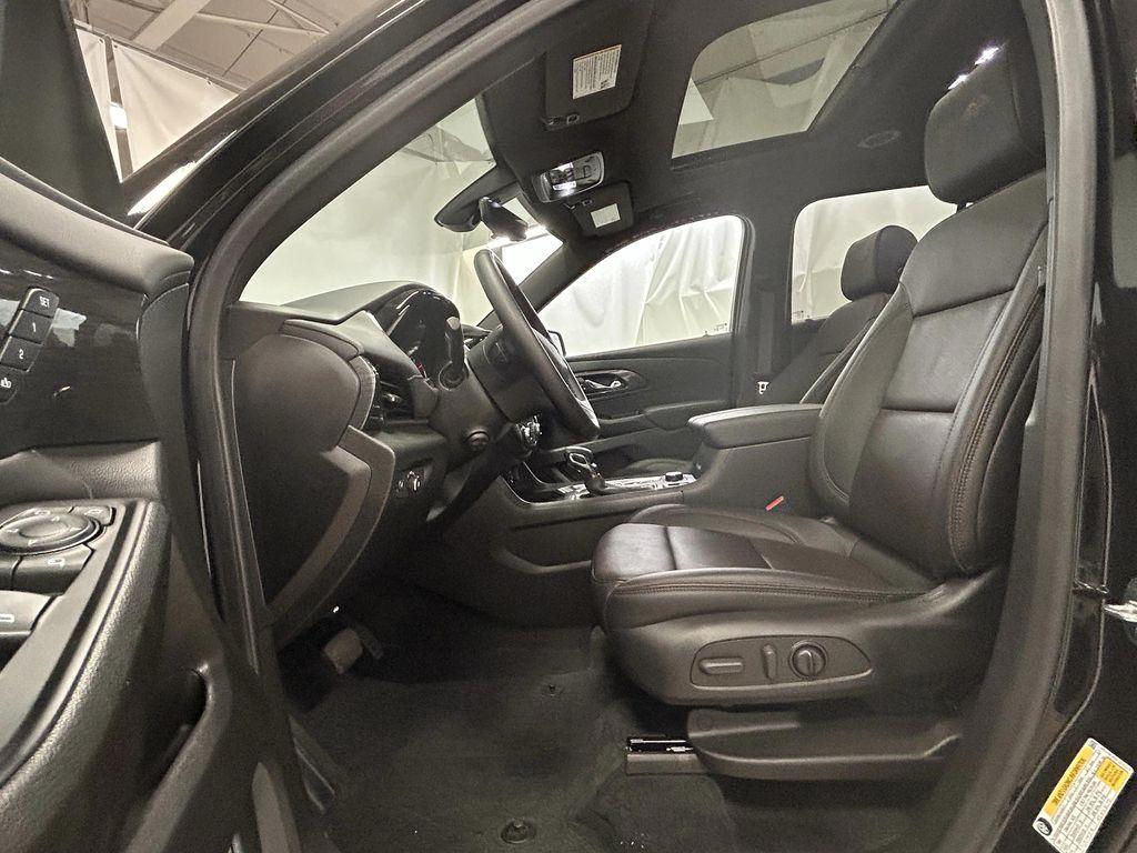 used 2023 Chevrolet Traverse car, priced at $40,673