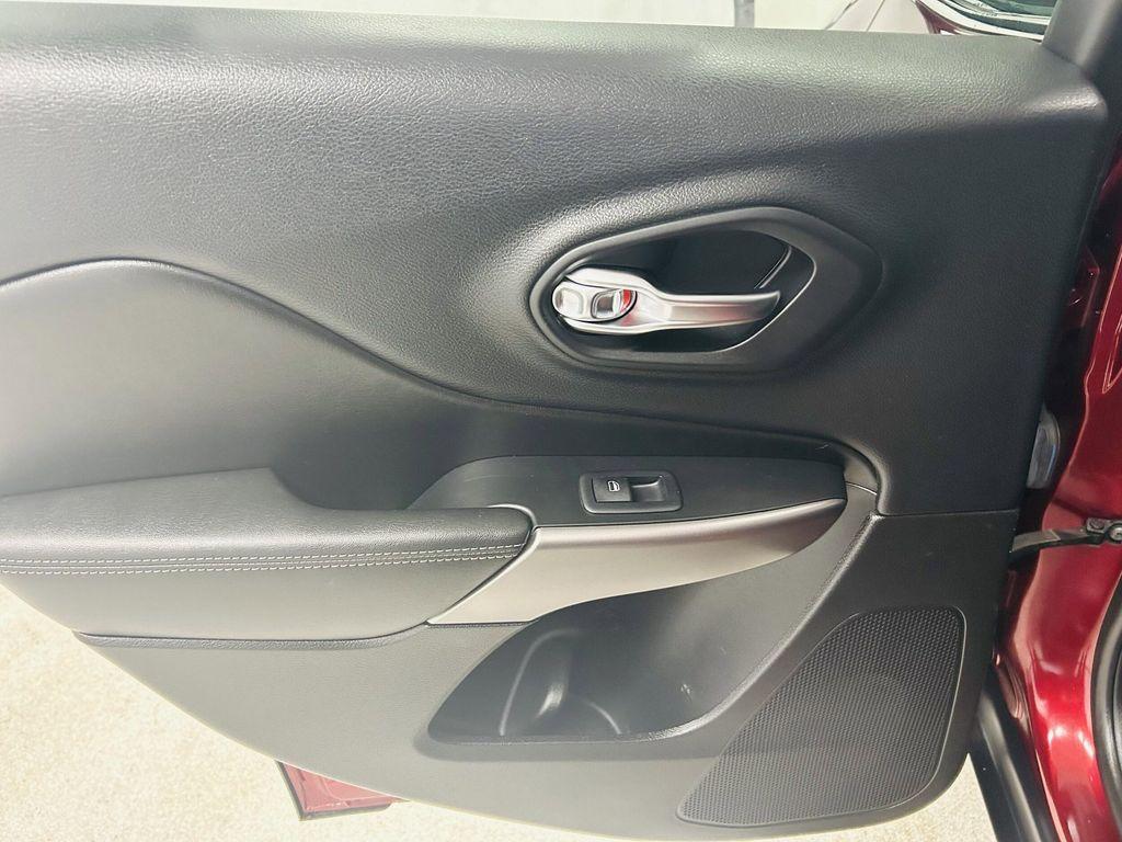 used 2019 Jeep Cherokee car, priced at $15,573