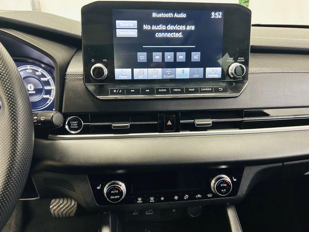 used 2023 Mitsubishi Outlander car, priced at $24,901