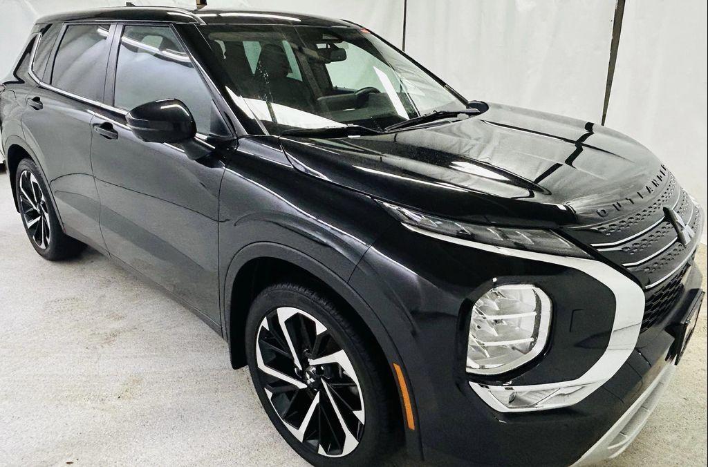 used 2023 Mitsubishi Outlander car, priced at $24,901