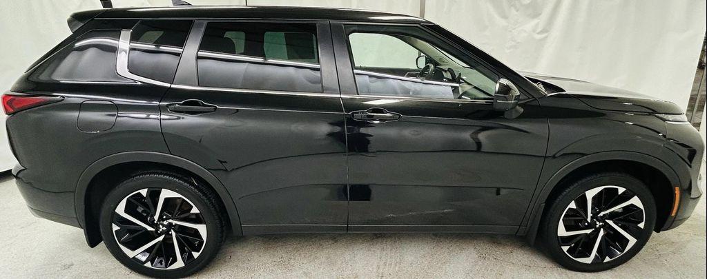 used 2023 Mitsubishi Outlander car, priced at $24,901