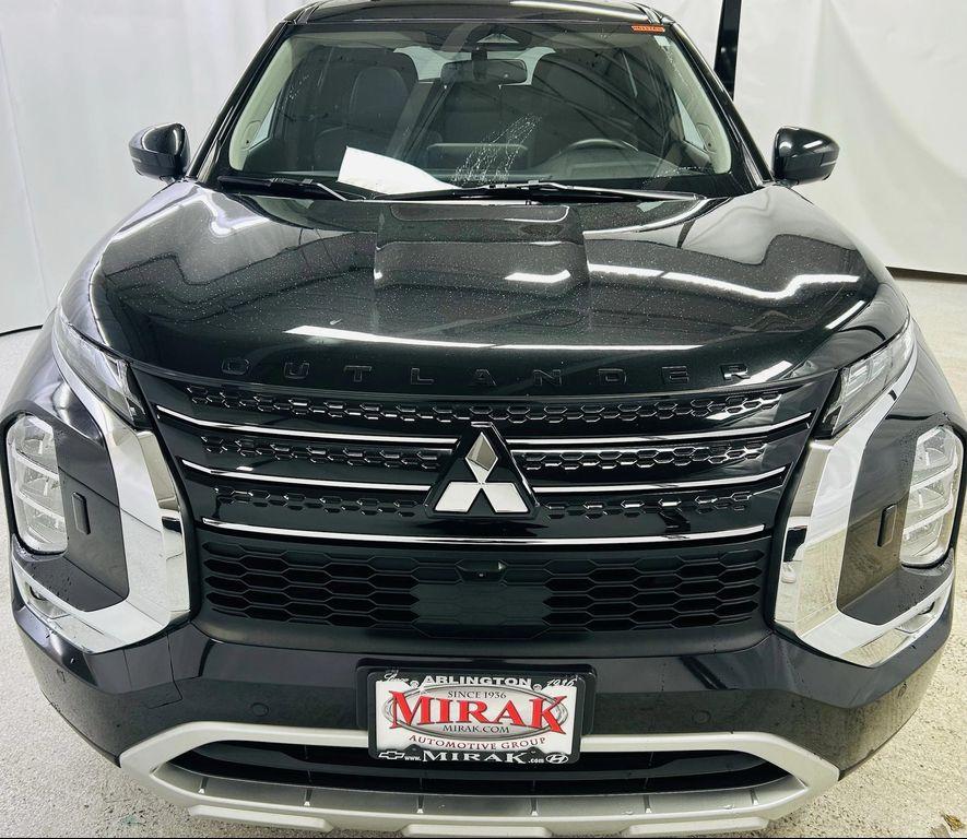used 2023 Mitsubishi Outlander car, priced at $24,901