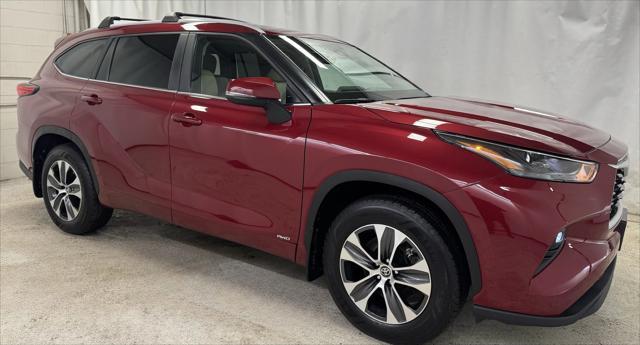 used 2023 Toyota Highlander Hybrid car, priced at $38,955