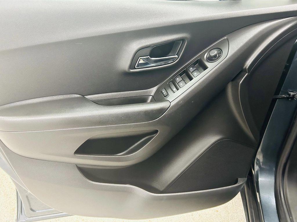 used 2021 Chevrolet Trax car, priced at $15,564