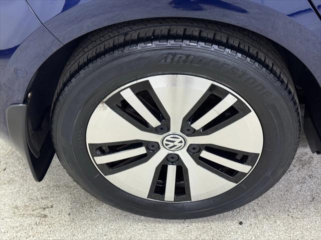 used 2018 Volkswagen e-Golf car, priced at $11,500