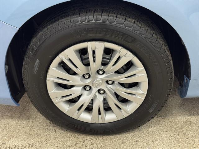 used 2013 Toyota Camry Hybrid car, priced at $11,991