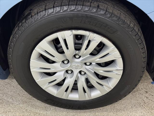 used 2013 Toyota Camry Hybrid car, priced at $11,991